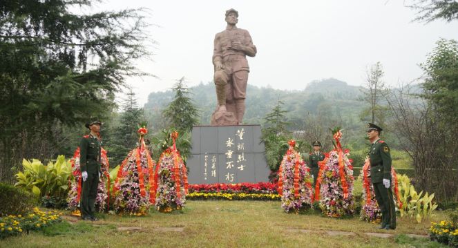 饮水思源传承烈士不屈民族魂 科学发展共筑伟大复兴中国梦